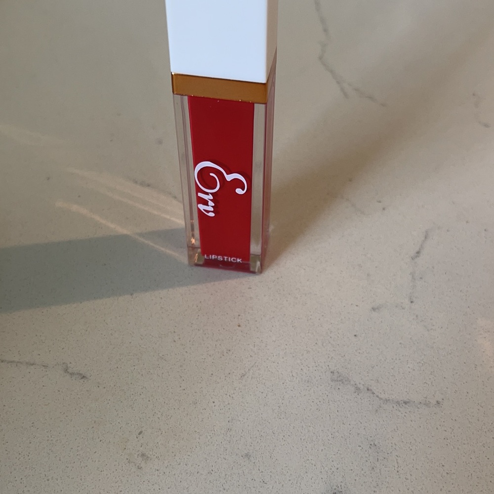Lipstick - Picture 7 of 14